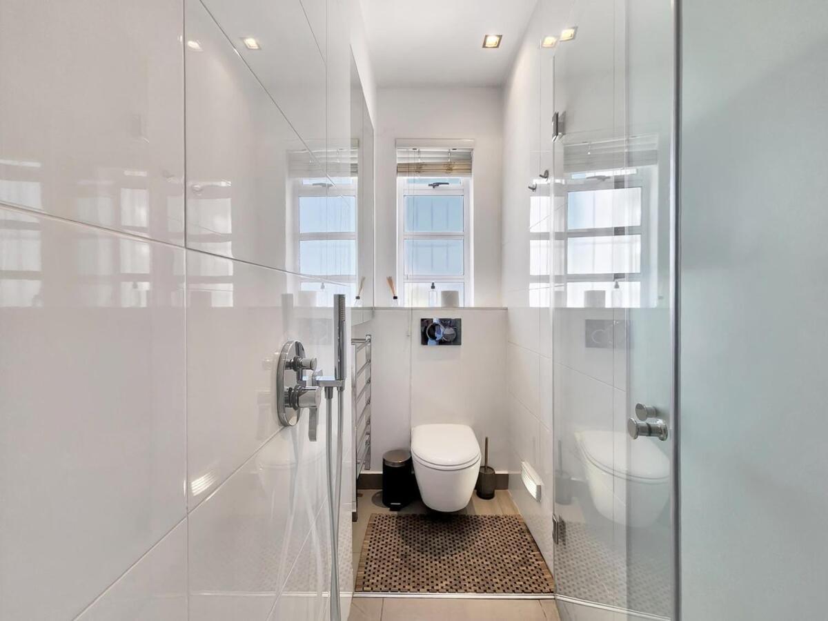 Stylish, Comfy-fully Equipped, Secure Home-fireplace Apartment *