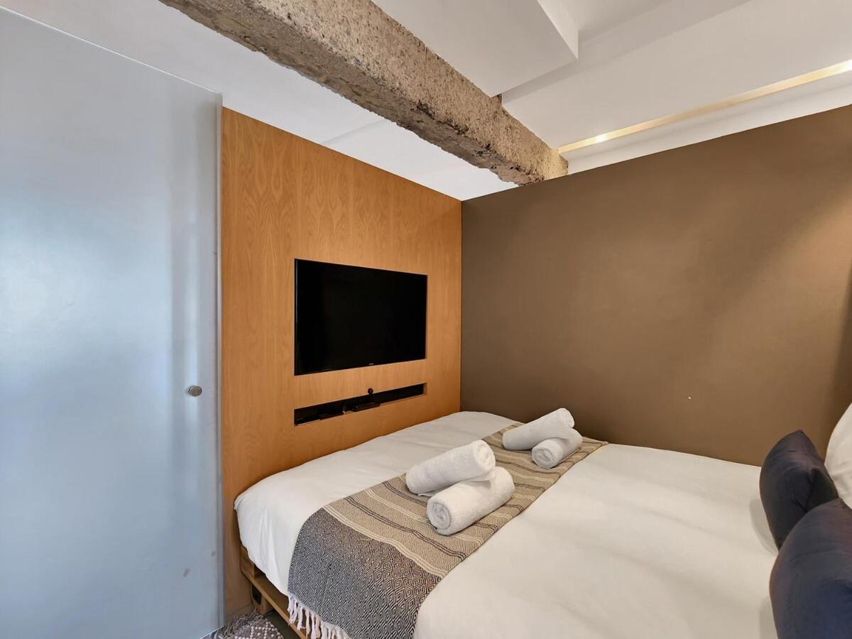 Apartment Stylish, Comfy-fully Equipped, Secure Home-fireplace *