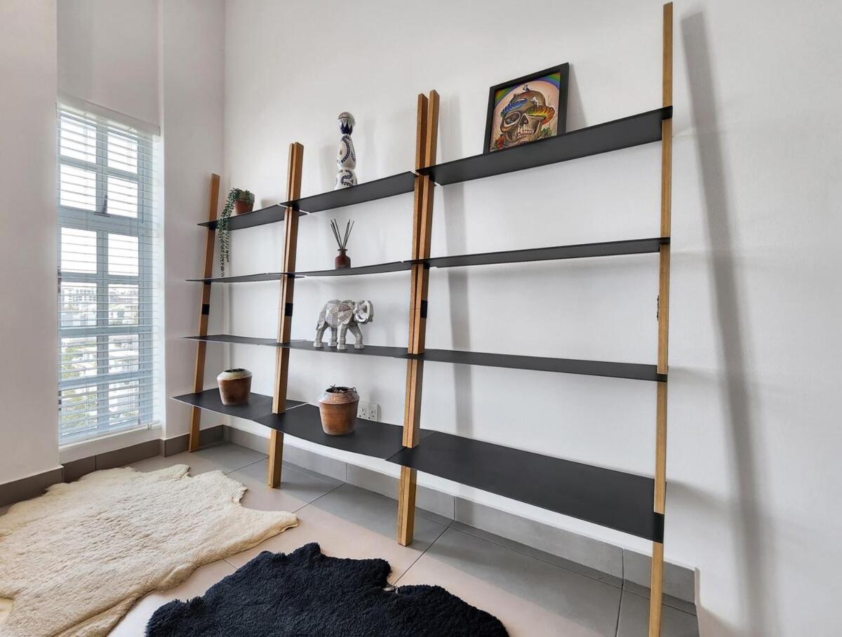 Stylish, Comfy-fully Equipped, Secure Home-fireplace * Cape Town
