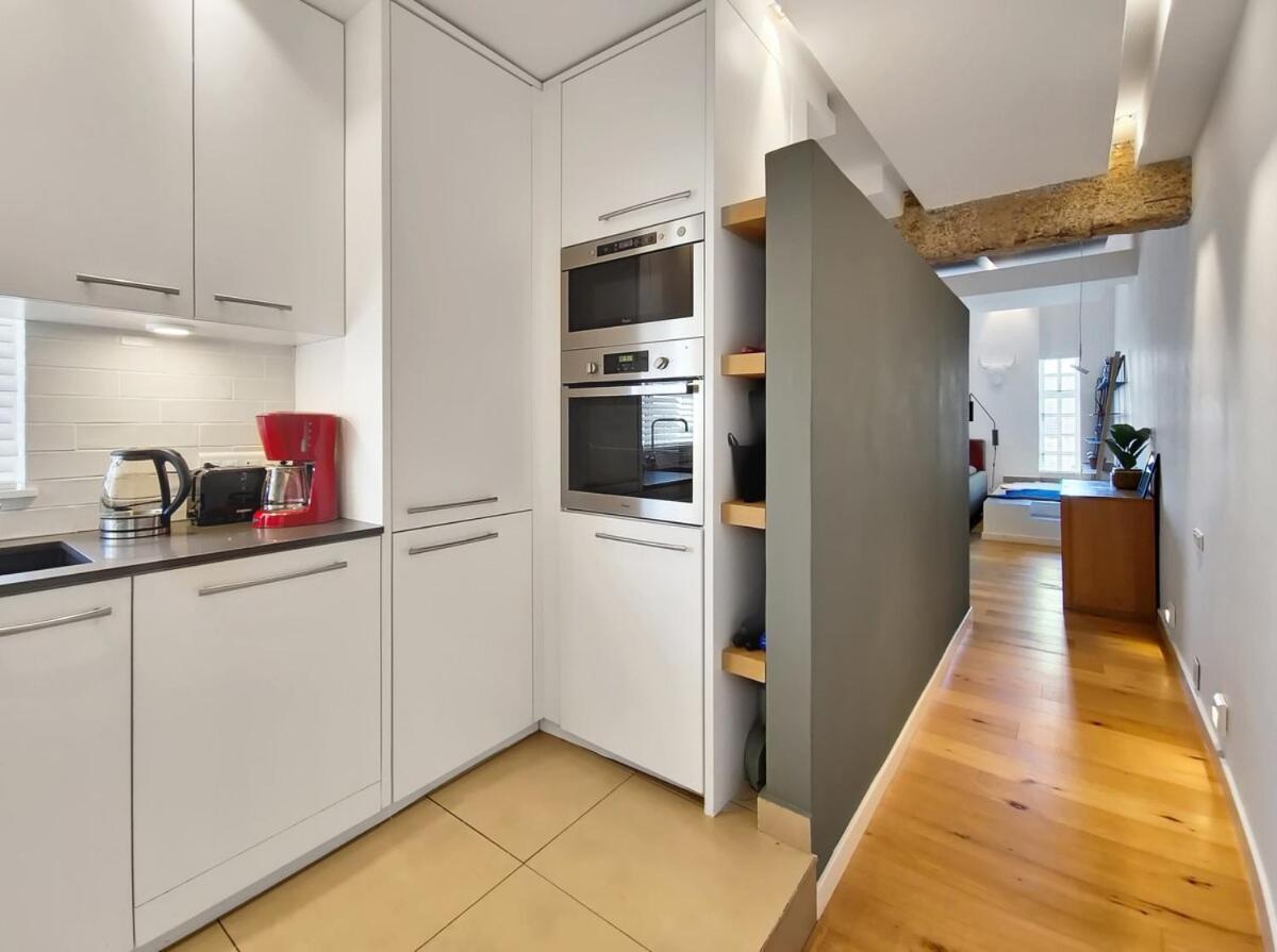 Apartment Stylish, Comfy-fully Equipped, Secure Home-fireplace *