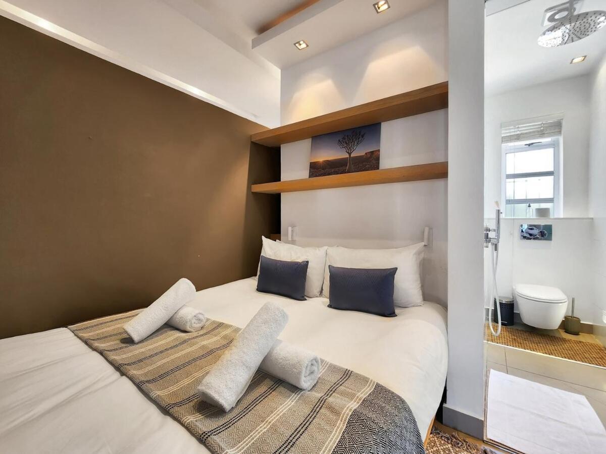 Apartment Stylish, Comfy-fully Equipped, Secure Home-fireplace